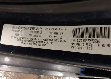 2013 Chrysler 200 Lx z USA, uszkodzony, nr VIN 1C3CCBAB7DN705066